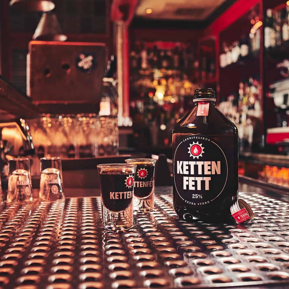 KETTENFETT Lakritzlikör, 500ml Kanne – Kettenfett Lakritzlikör